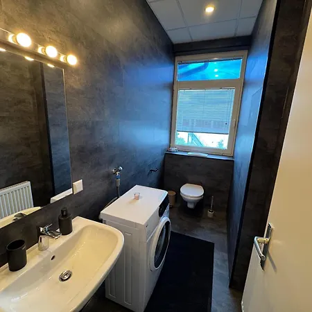 Stilvolles & Klimatisiertes Loft Mit Ausblick In Ferne 公寓